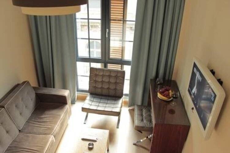 Eva Residence