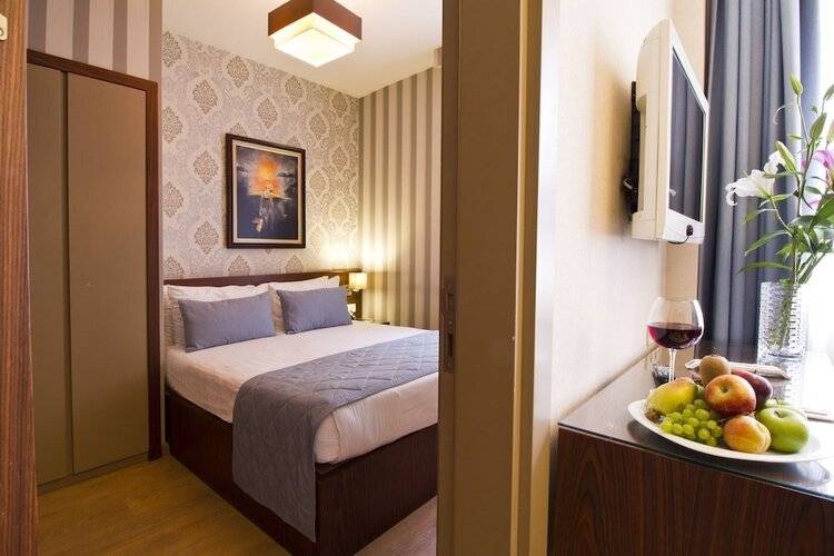 Eva Residence