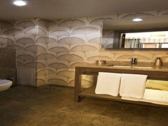 Eva Residence
