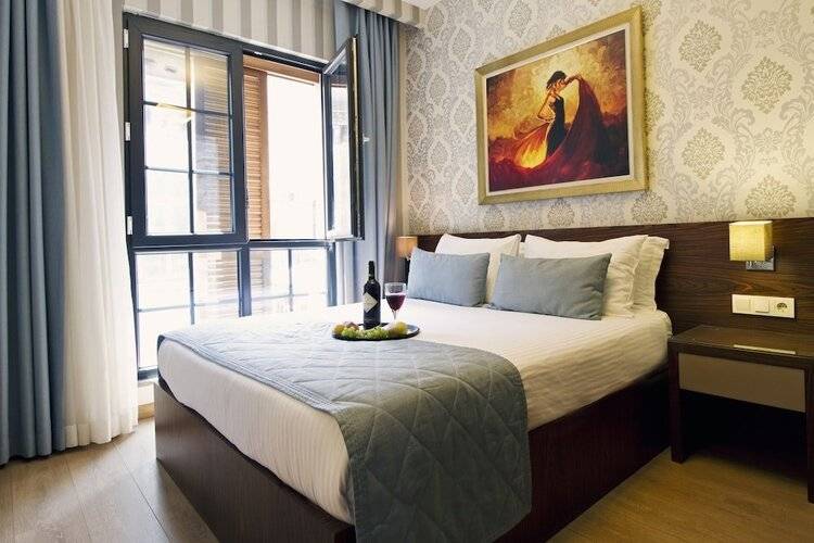 Eva Residence
