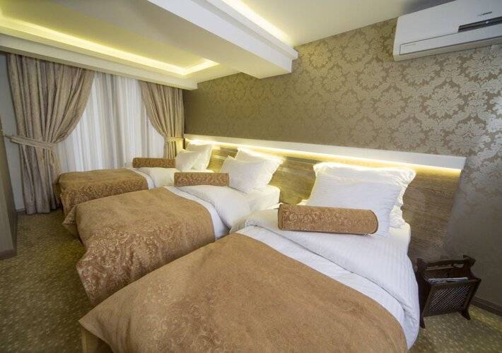 Golden Rain Hotel Old City