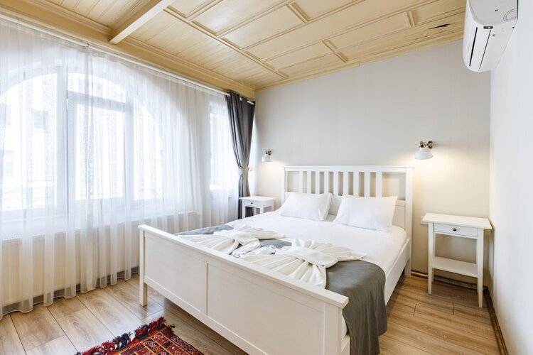 Miro Mansion