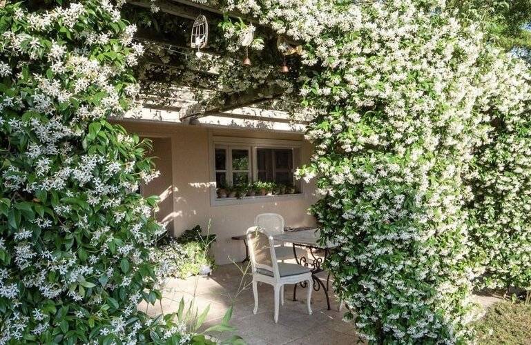 Enchanting 22 000m2 Property And Elegant 5 Bedroom Manor