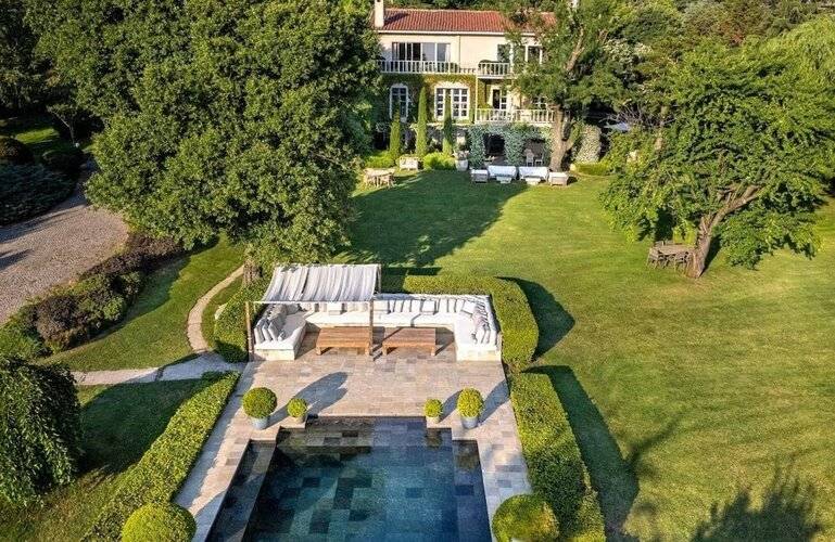 Enchanting 22 000m2 Property And Elegant 5 Bedroom Manor