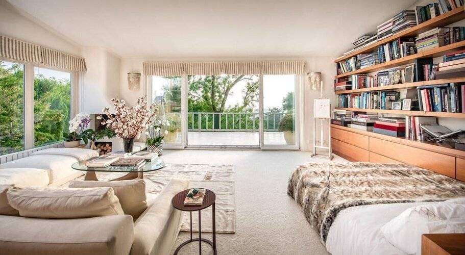 Enchanting 22 000m2 Property And Elegant 5 Bedroom Manor