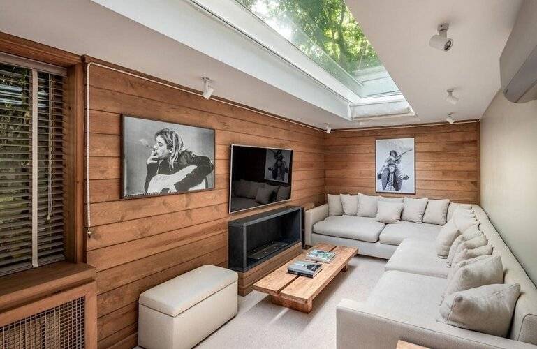 Enchanting 22 000m2 Property And Elegant 5 Bedroom Manor