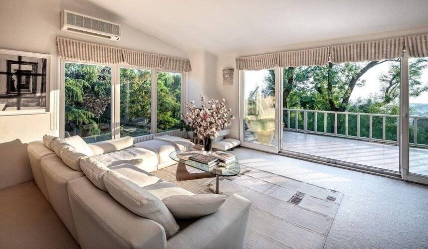 Enchanting 22 000m2 Property And Elegant 5 Bedroom Manor