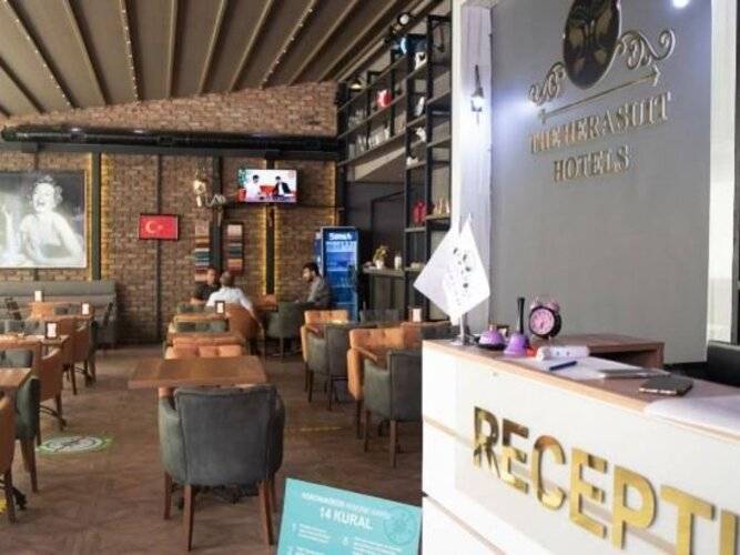 The Hera Suit Hotels