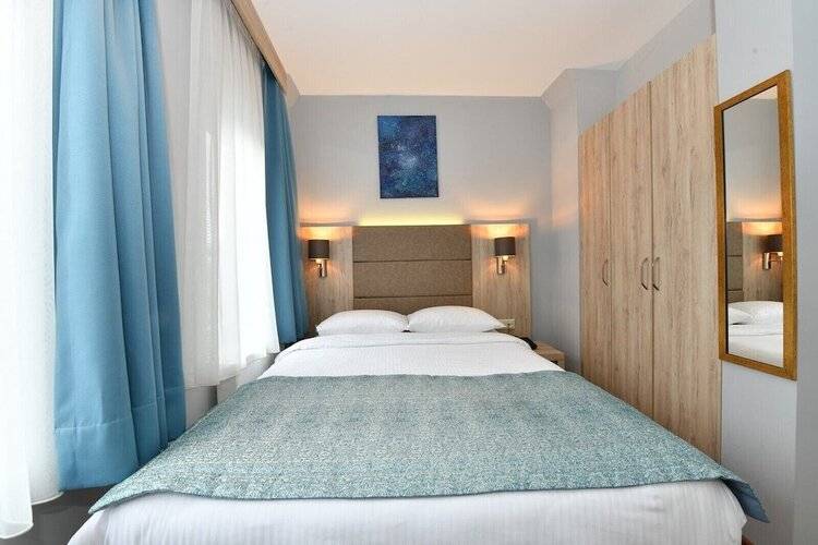 Andi Hotel