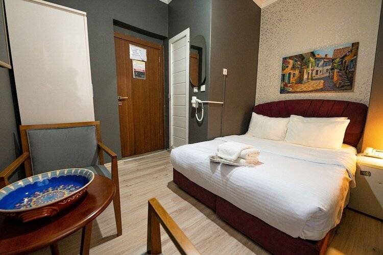 Evin Suit Hotel