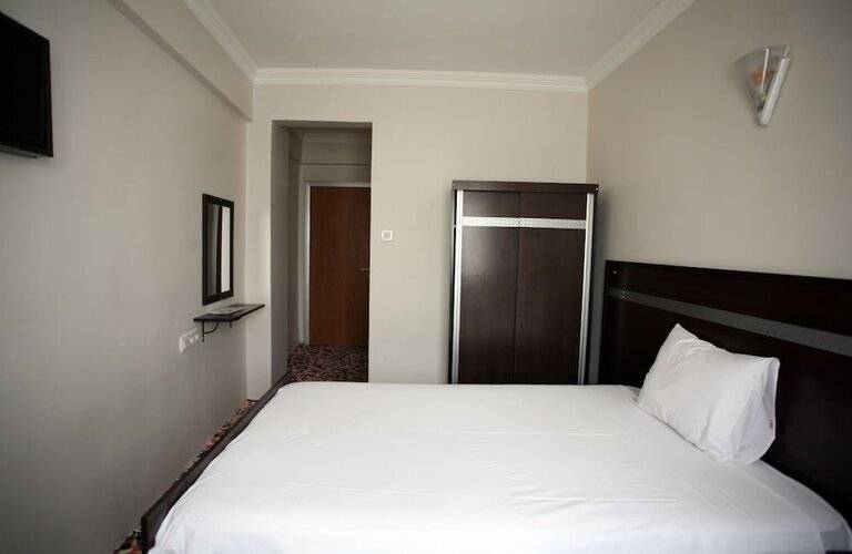 Otel Öz Yavuz