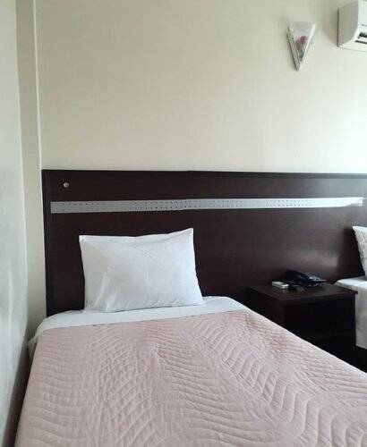 Otel Öz Yavuz