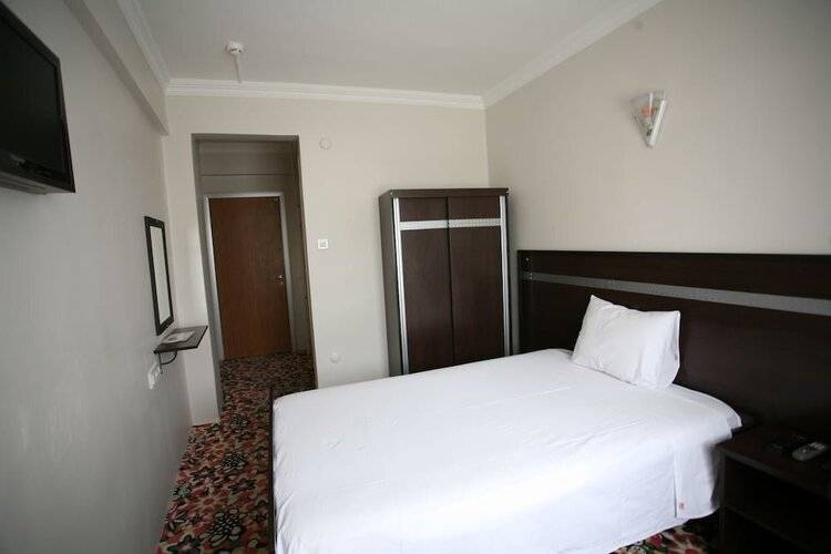 Otel Öz Yavuz