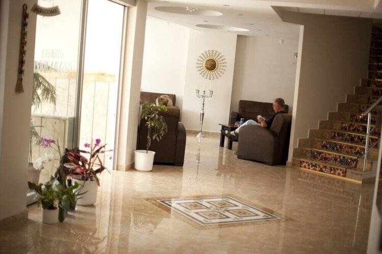 Otel Öz Yavuz