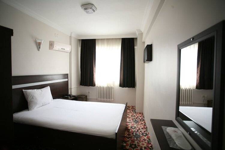 Otel Öz Yavuz