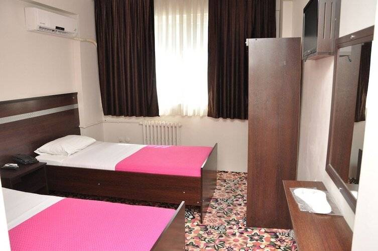 Otel Öz Yavuz