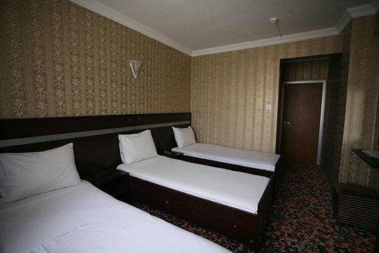 Otel Öz Yavuz