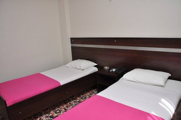Otel Öz Yavuz