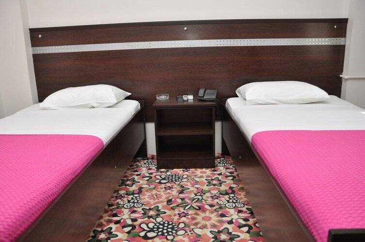 Otel Öz Yavuz