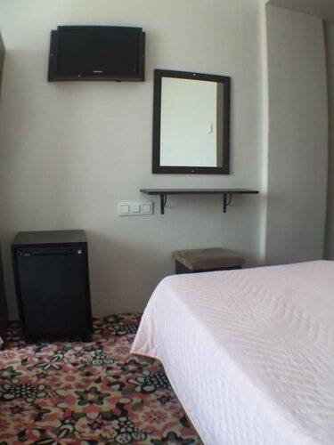 Otel Öz Yavuz