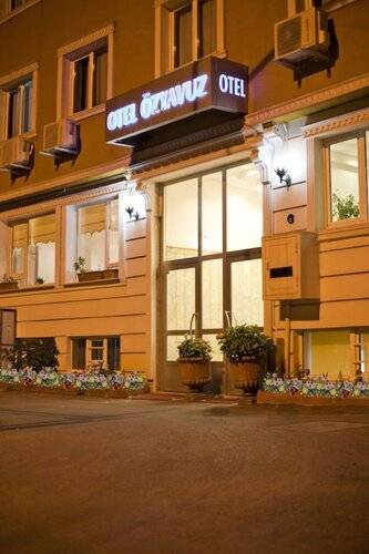 Otel Öz Yavuz