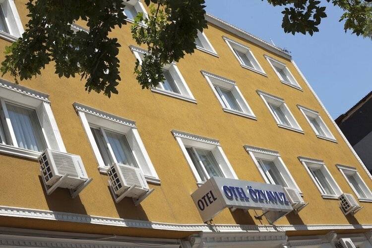 Otel Öz Yavuz