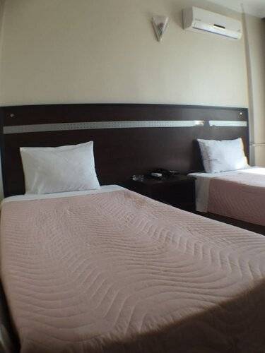 Otel Öz Yavuz