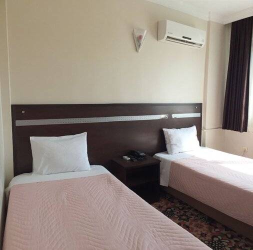 Otel Öz Yavuz