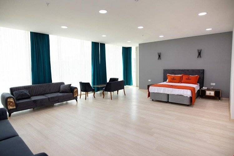 Zoom Hotel