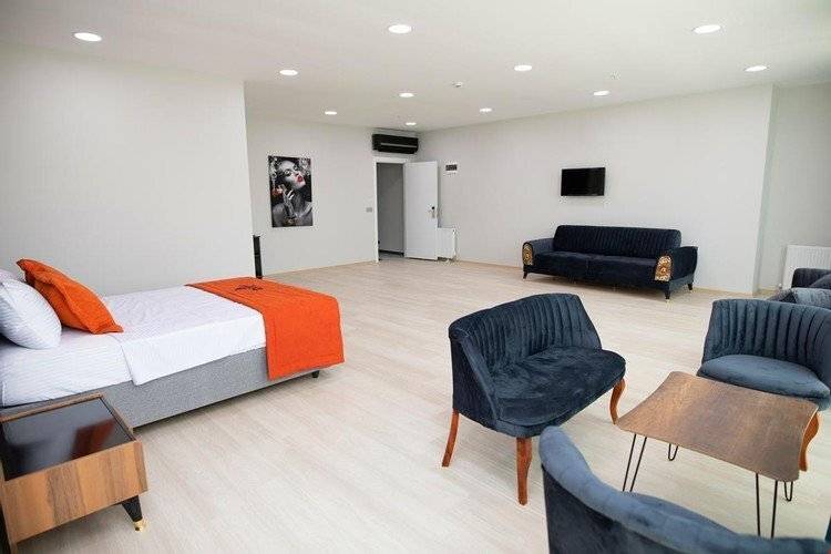 Zoom Hotel