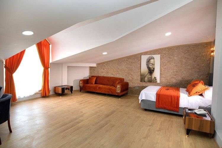 Zoom Hotel