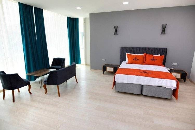 Zoom Hotel