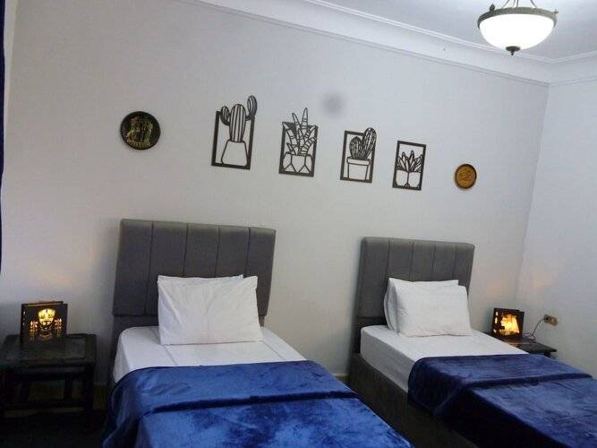 7 Pyramids Guest House