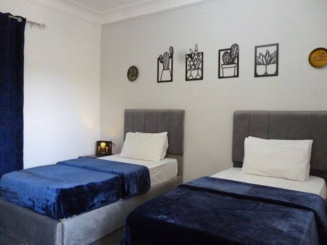 7 Pyramids Guest House