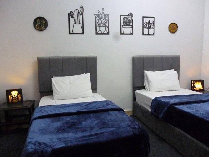 7 Pyramids Guest House