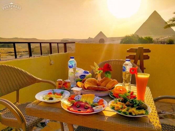 7 Pyramids Guest House