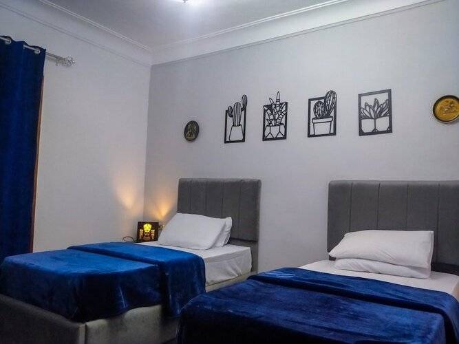 7 Pyramids Guest House