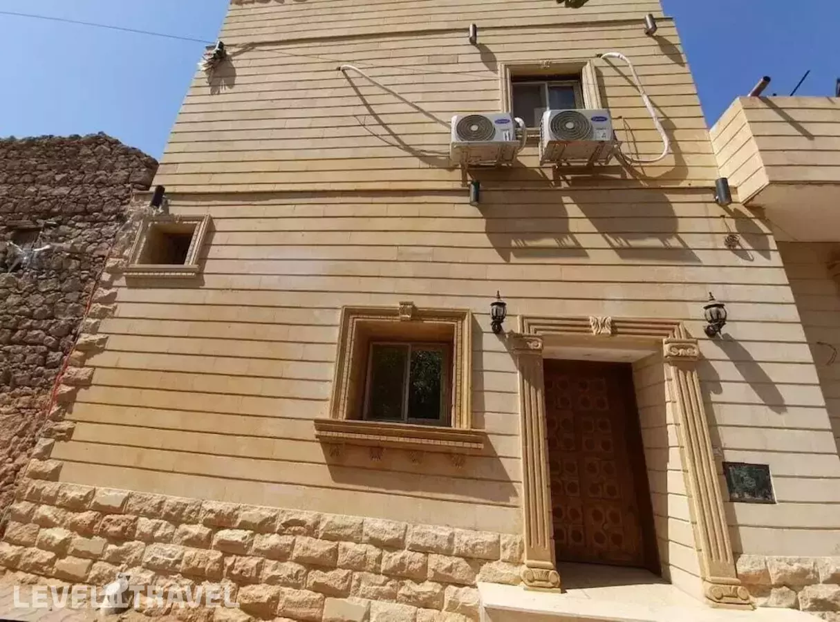 Bedouin Pyramids Motel