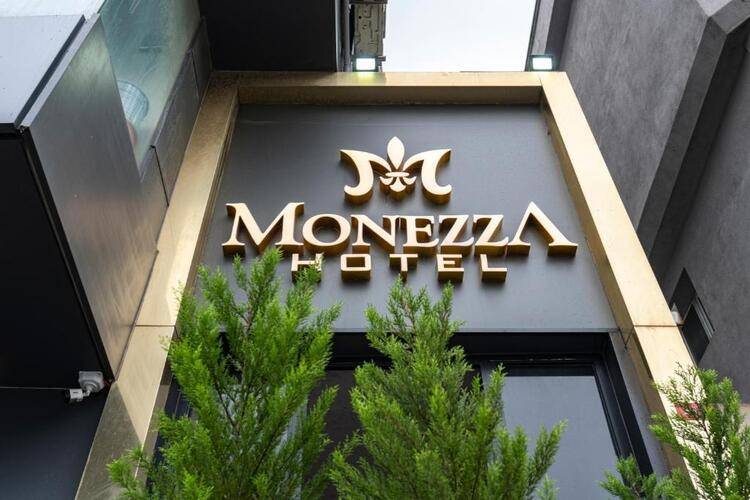 Monezza Hotel