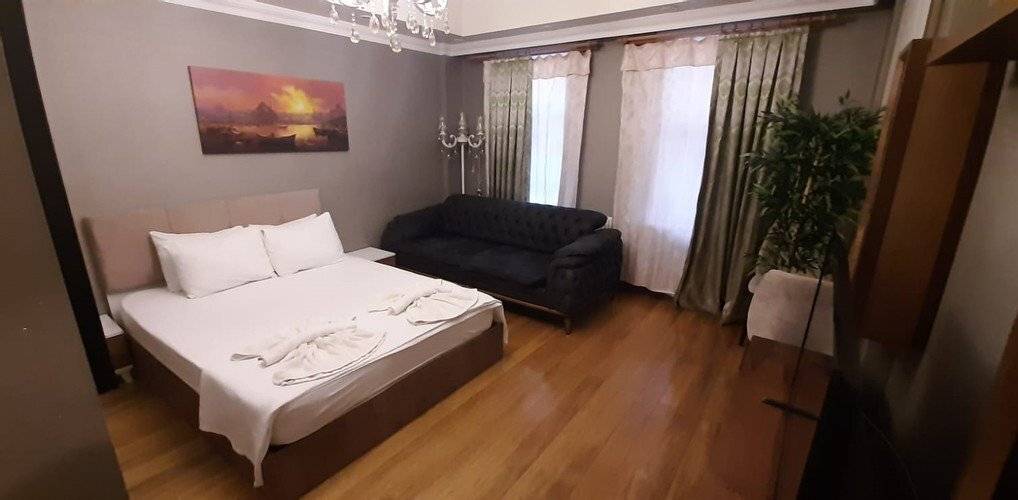 Valentine Suites Hotel