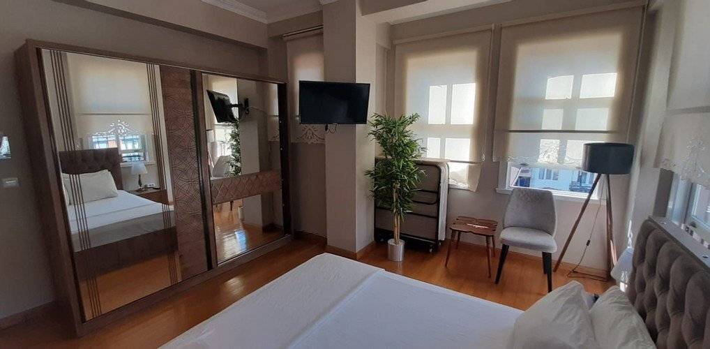 Valentine Suites Hotel