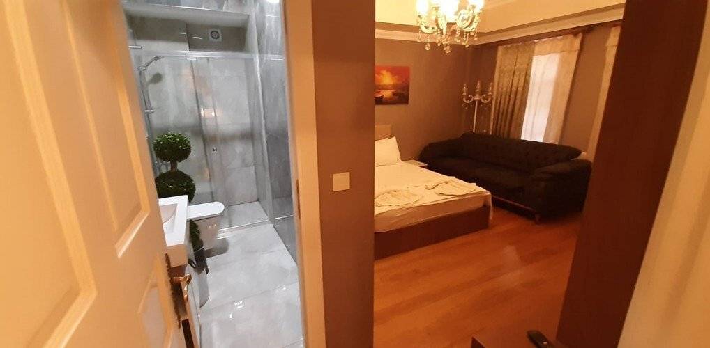 Valentine Suites Hotel