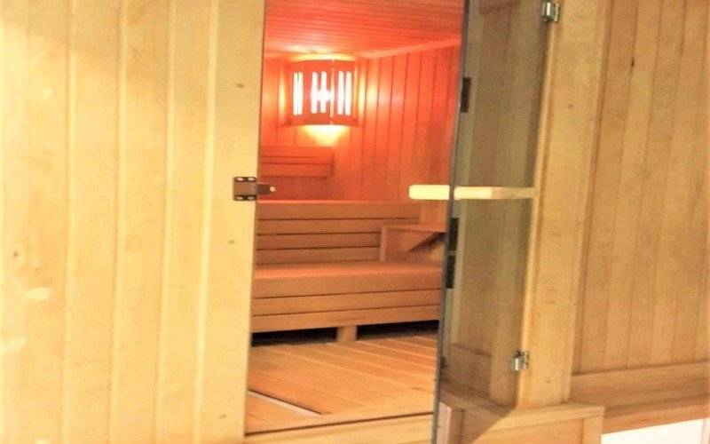 Valentine Suites Hotel