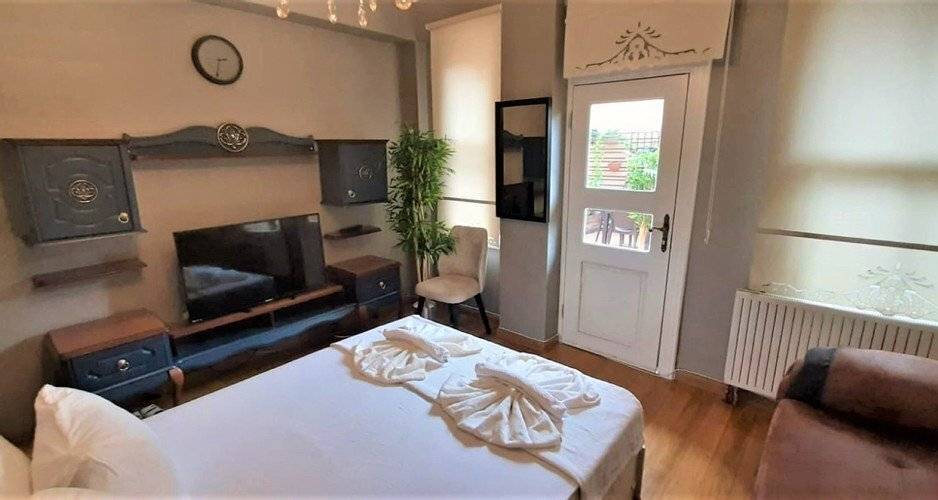 Valentine Suites Hotel