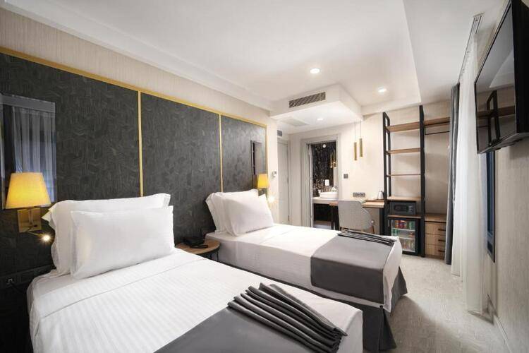 Imagine Hotel
