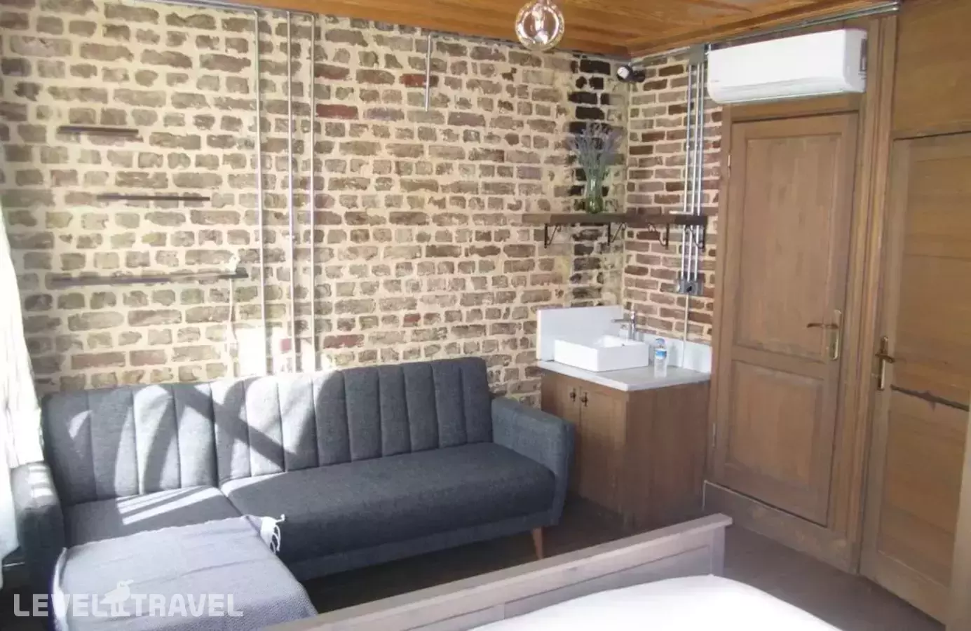 Authentic Room With Balcony In Balat