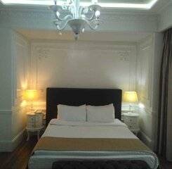 $item['hotel']['name']