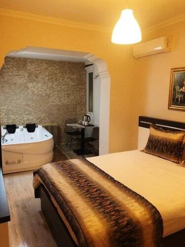 Istanbul Hotel & Suites