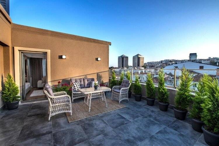 Valente Suites & Hotel