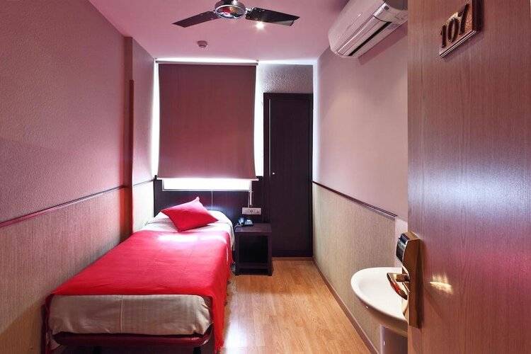 Hostal Bcn Port — фото 13